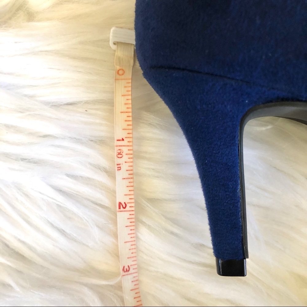 NWT Blue suede pumps for wide feet - Picture 3 of 4